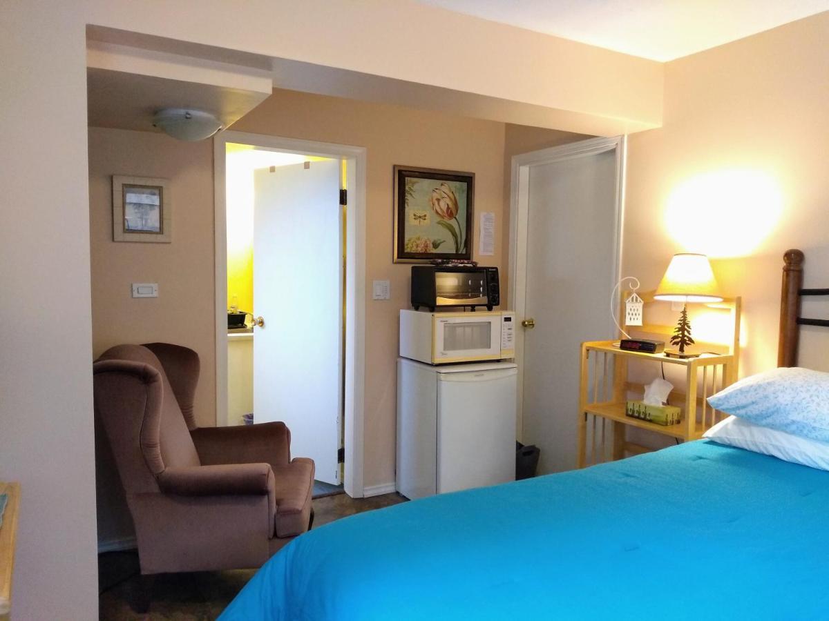 At Nautica Tigh Private Keypad Entrances Bed & Breakfast Qualicum Beach Dış mekan fotoğraf